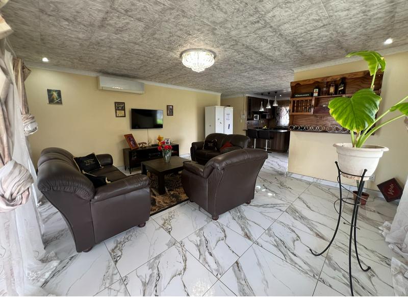 To Let 4 Bedroom Property for Rent in Kathu Northern Cape